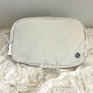 NWT Lululemon everywhere belt bag